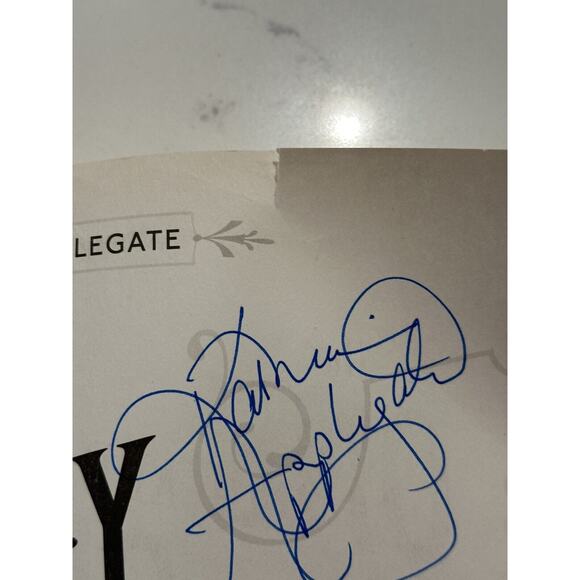 SIGNED The One and Only Bob - Katherine Applegate (2020) First Edition AUTOGRAPH - Picture 5 of 12